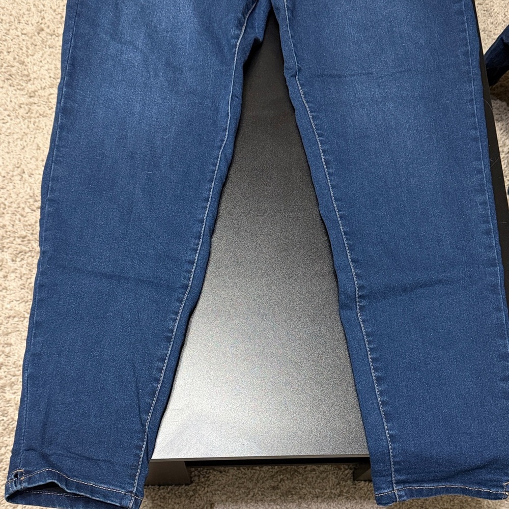 Curve Appeal Women's Straight-Leg Jeans in Dark Blue - Picture 2 of 2